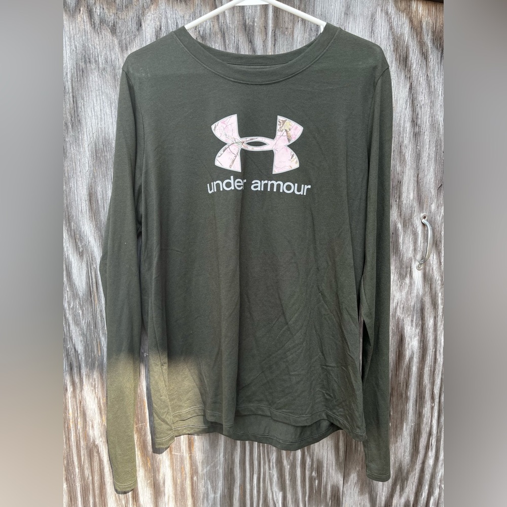 Under Armour long sleeve XL fitted shirt women green camo